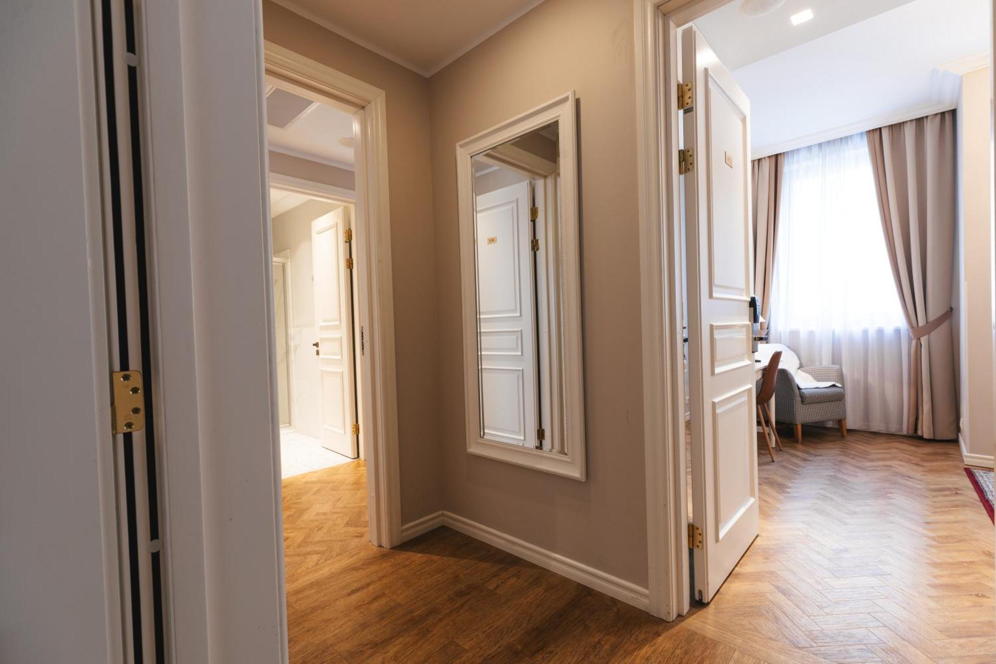 Forums Boutique Hotel Riga Bagian luar foto