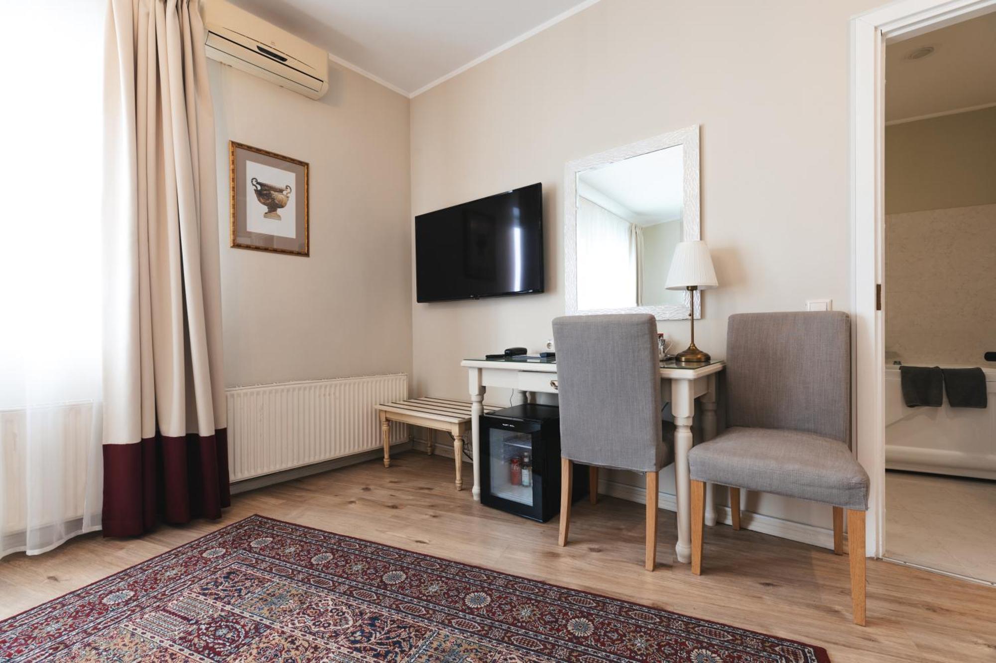 Forums Boutique Hotel Riga Bagian luar foto
